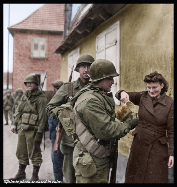 LA LIBERATION DE STRASBOURG FENSCHMILITARIA